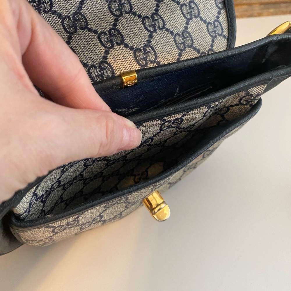 Vintage Gucci Saddlebag-style handbag, Navy & Beige - Picture 12 of 13